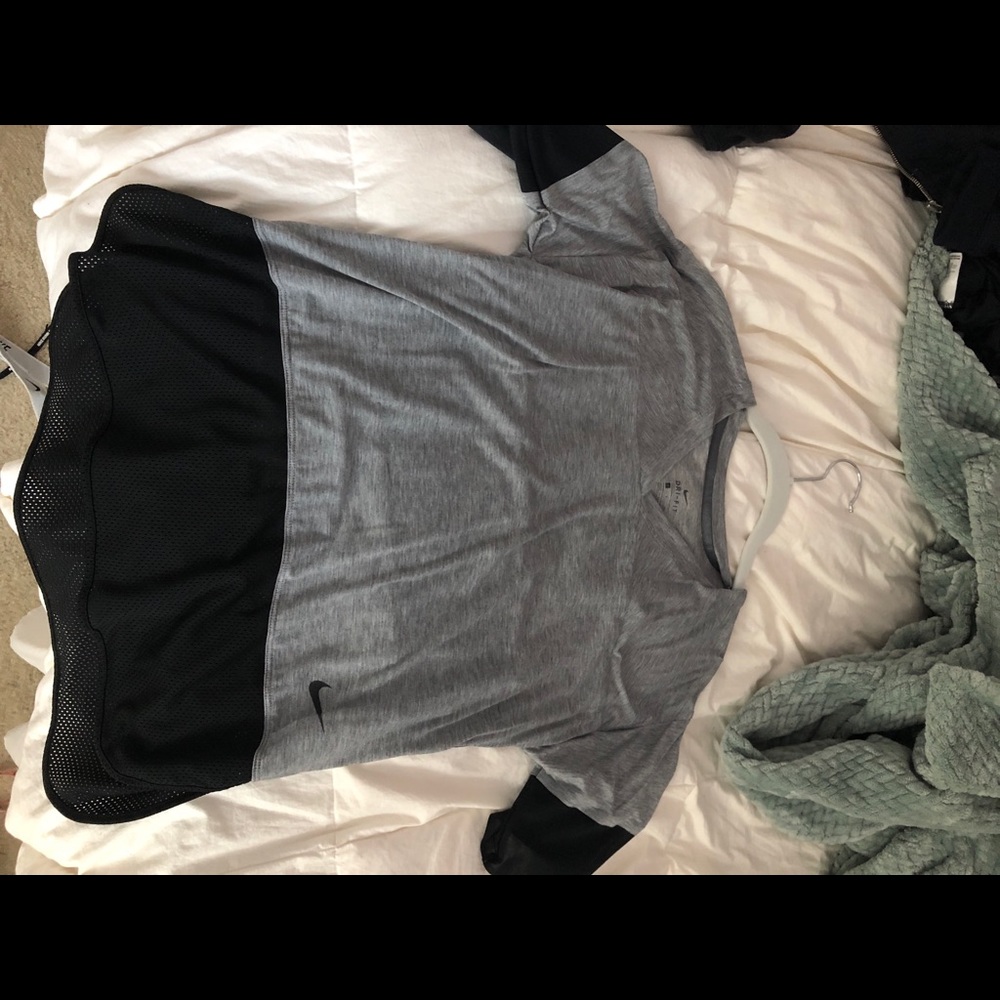 Nike woman top